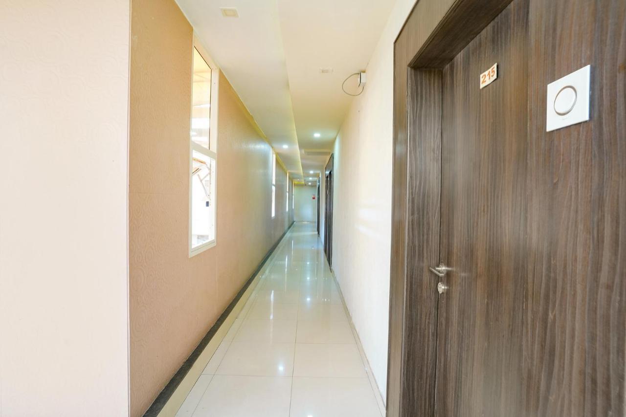 โอโย 76518 โฮเทล รีเจนท์ อิน Hotel Pimpri-Chinchwad ภายนอก รูปภาพ