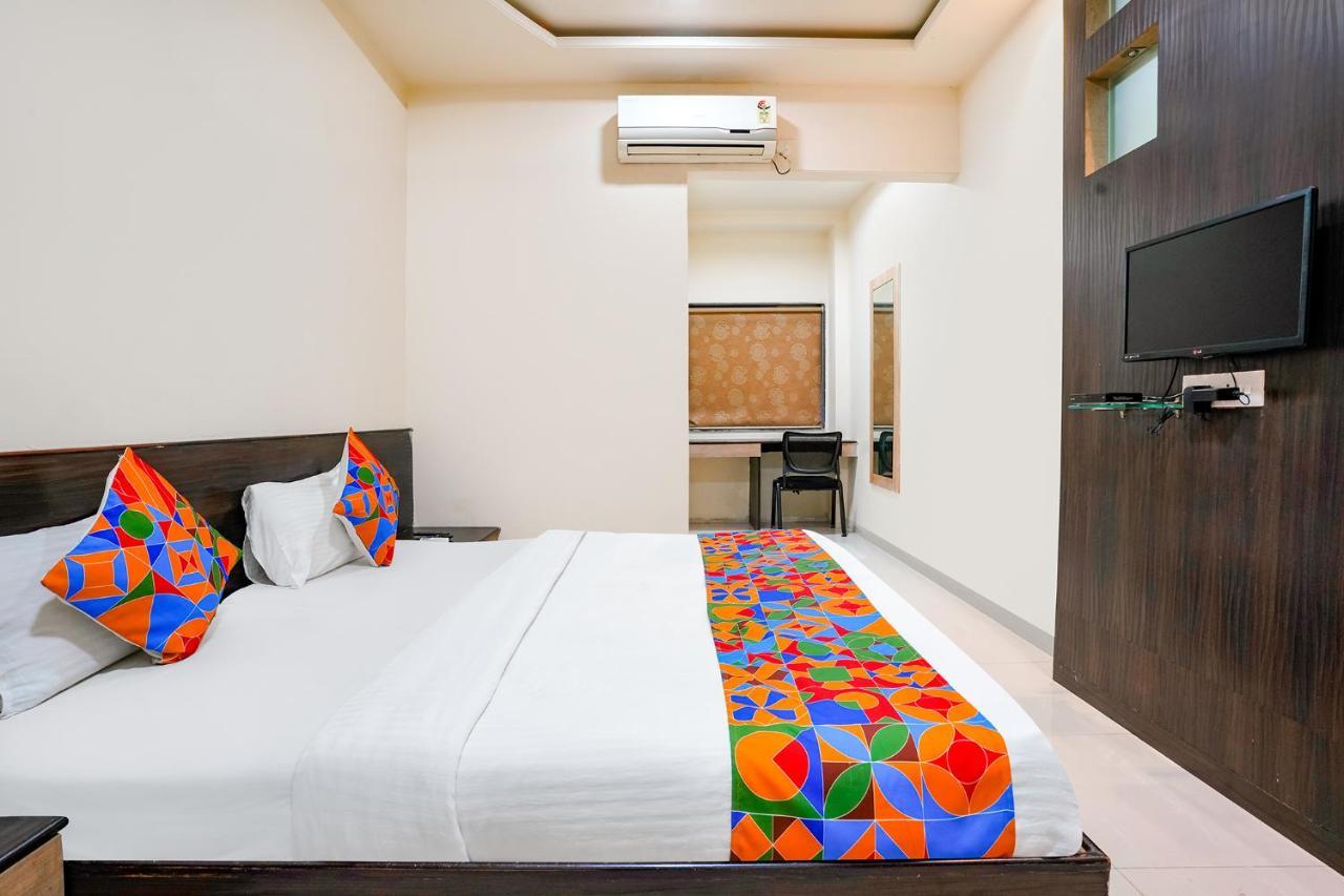 โอโย 76518 โฮเทล รีเจนท์ อิน Hotel Pimpri-Chinchwad ภายนอก รูปภาพ